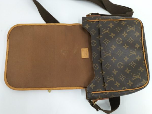 2000773259600481 8 Louis Vuitton Messenger Bosphore PM Monogram Shoulder Bag