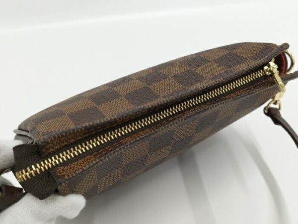 2000803252000646 8 Louis Vuitton Truth Makeup Accessory Pouch