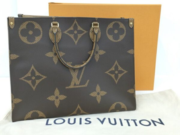 2000803258700573 10 Louis Vuitton On The Go GM Monogram Glant Reverse Tote Bag