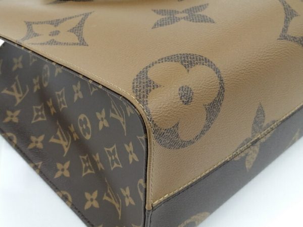 2000803258800452 3 Louis Vuitton On The Go MM Monogram Reverse Tote Bag