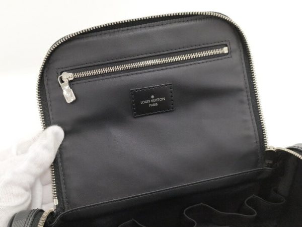 2000803258900374 8 Louis Vuitton Graphite Damier Toilet Shoulder Bag