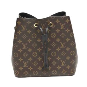 2209170002008 2 Gucci GG Supreme Medium Padlock Tote