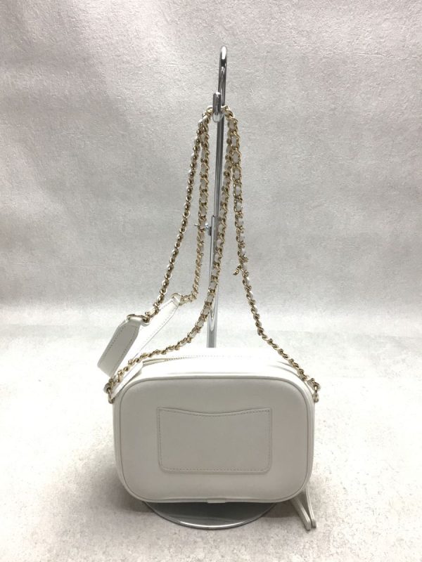 2300033722336 04 Chanel Leather Chain Shoulder Bag Beige