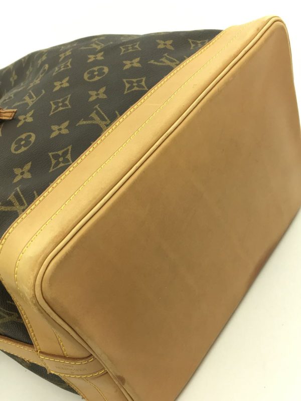 2300035203468 09 Louis Vuitton Noe Monogram Shoulder Bag