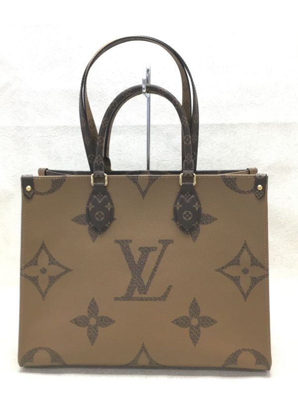 2300035996919 04 Louis Vuitton On The Go MM Monogram Handbag