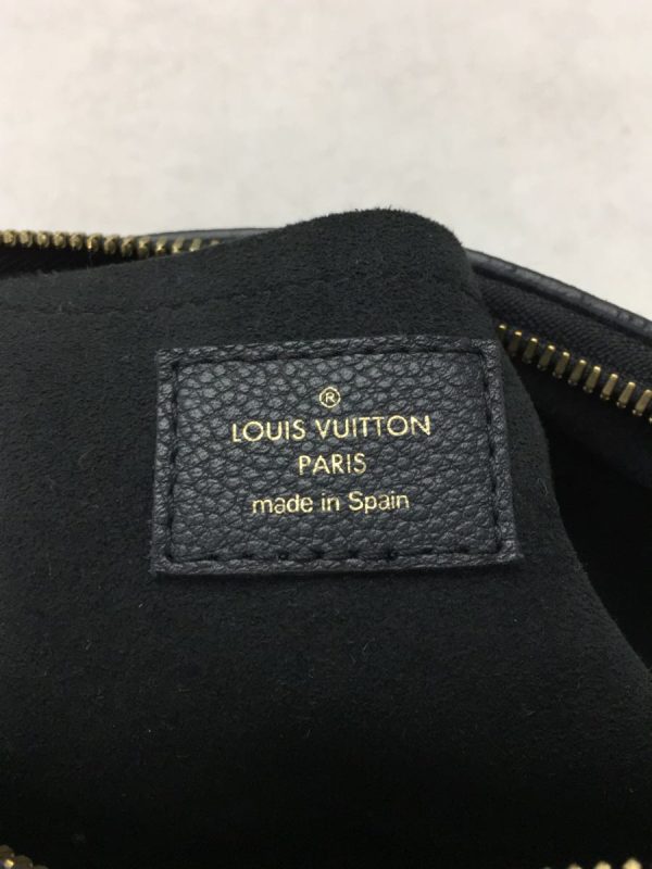 2319781181005 05 Louis Vuitton Leather Handbag