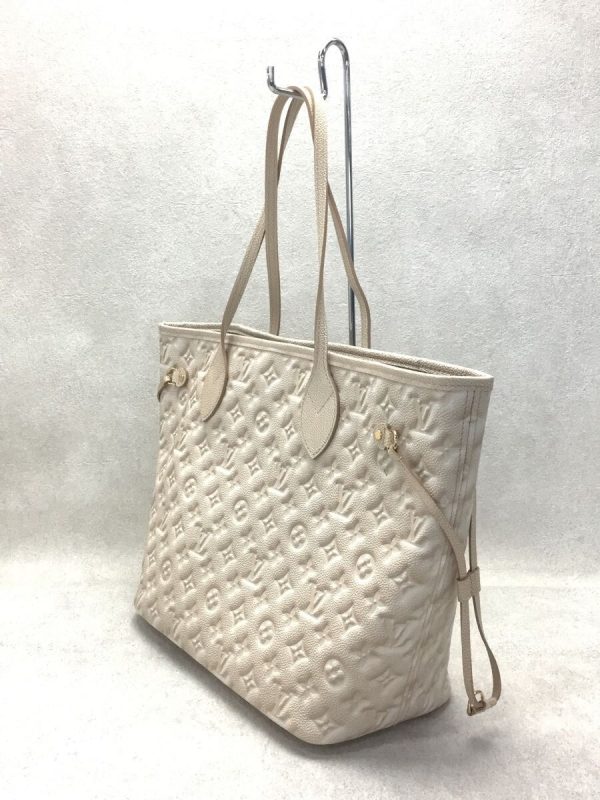 2319971296809 02 Louis Vuitton Leather Tote Bag