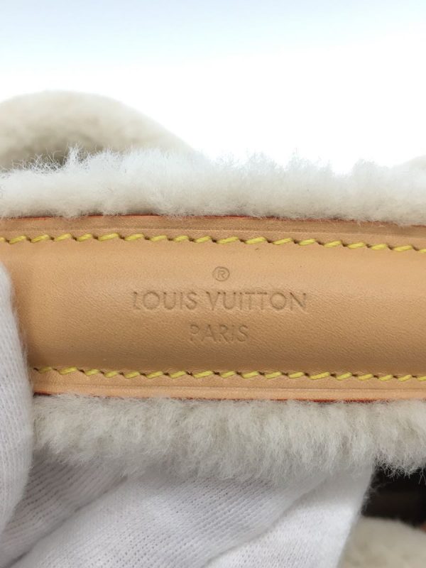 2329392324470 05 Louis Vuitton Leather Shoulder Bag