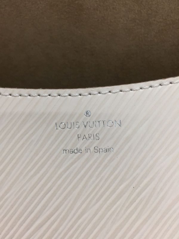 2333341683365 05 Louis Vuitton Bushi NM Epi Logo Shoulder Bag