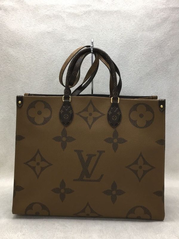 2333970735565 04 Louis Vuitton Handbag