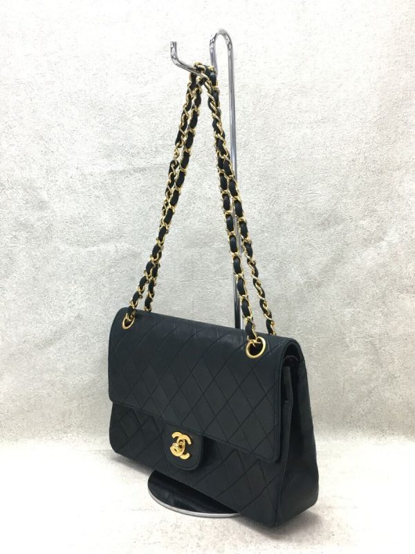 2336070623190 02 Chanel Leather Plain Matelasse Shoulder Bag