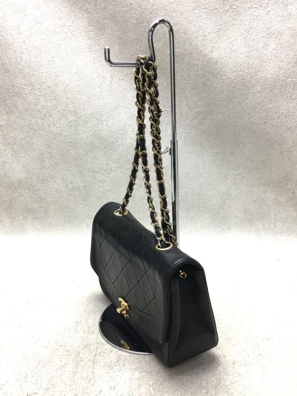 2341000314338 02 Chanel Leather Matelasse Chain Shoulder Bag