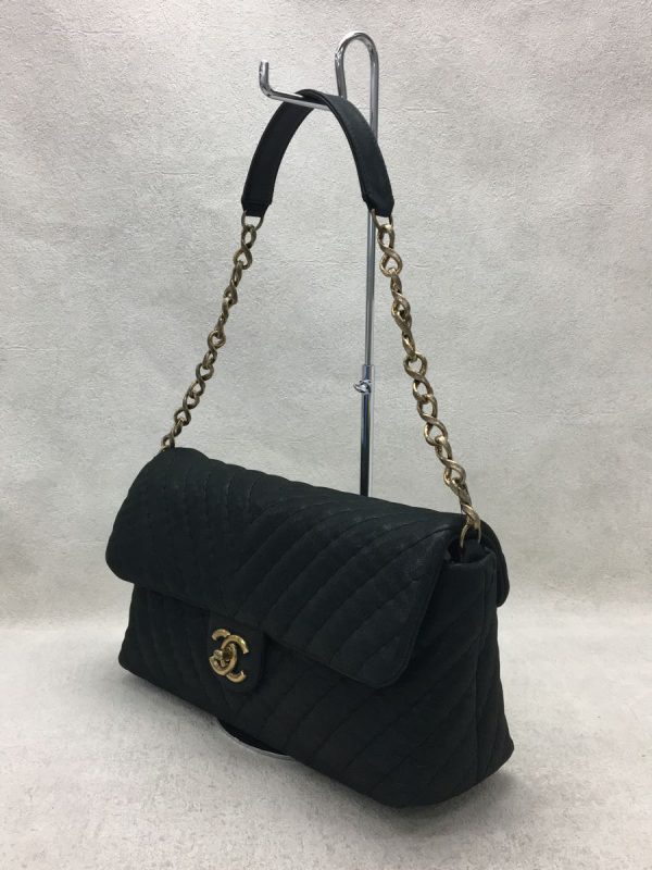 2341370053790 02 Chanel V Stitch Chain Shoulder Bag