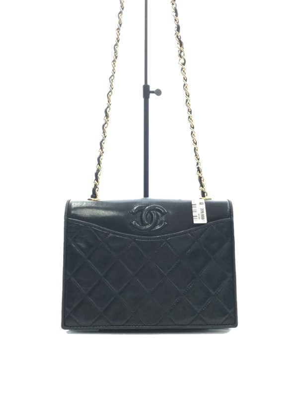 2341800635053 01 Chanel Leather Shoulder Bag