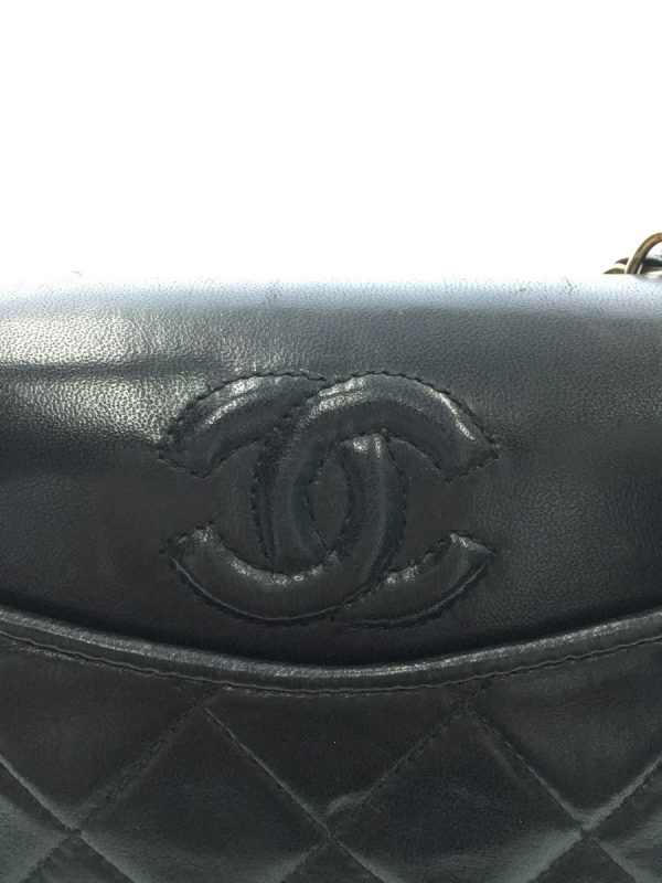 2341800635053 05 Chanel Leather Shoulder Bag