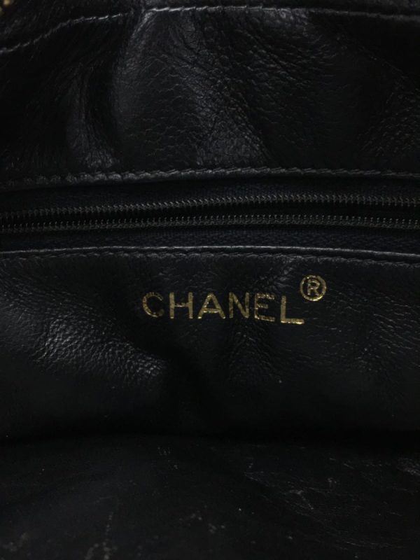 2342500528751 03 Chanel Leather Shoulder Bag