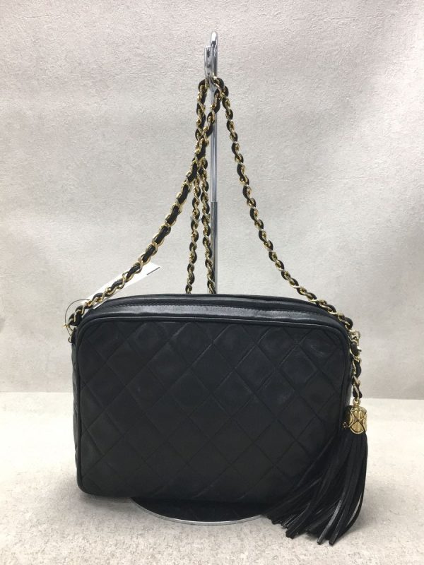 2342500528751 04 Chanel Leather Shoulder Bag