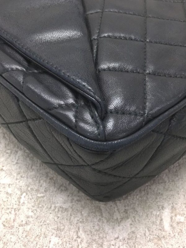 2342500528751 07 Chanel Leather Shoulder Bag