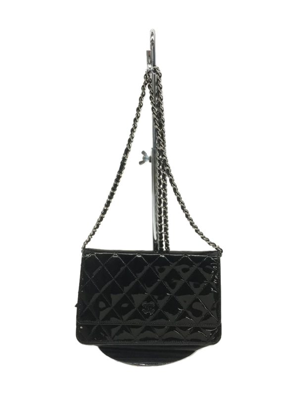 2342532196942 01 Chanel Matelasse Patent Chain Shoulder Bag