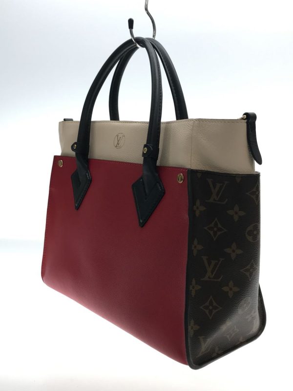 2343460044077 02 Louis Vuitton On My Side MM Monogram Leather Handbag