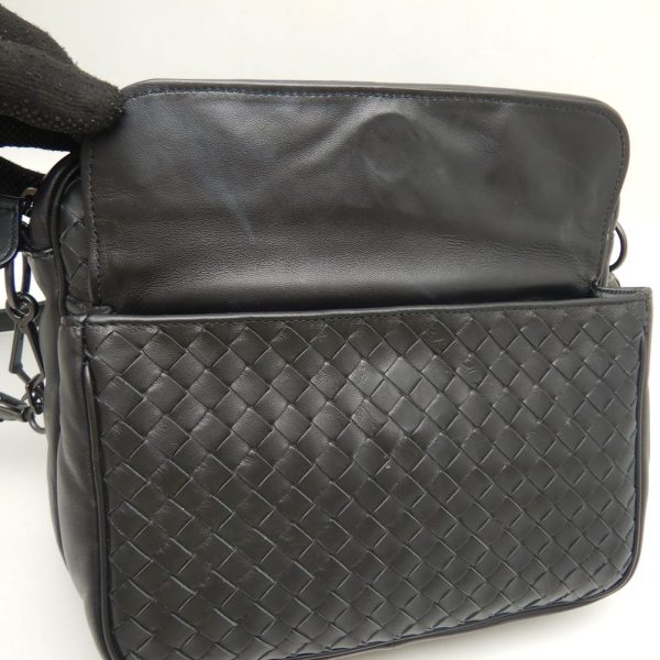 250630 5 Bottega Veneta Shoulder Bag Intrecciato Leather Black