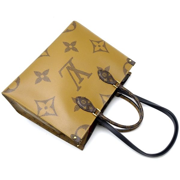 3 Louis Vuitton Monogram On The Go MM Brown Shoulder Bag