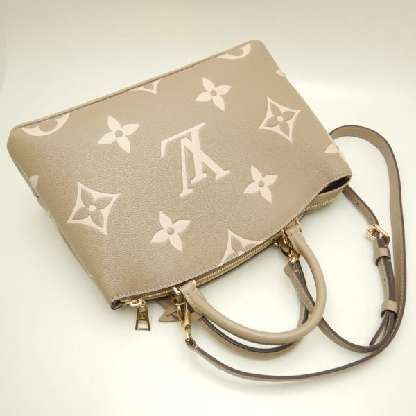 3 Louis Vuitton Petit Palais PM Handbag Bicolor Tourtrell Creme