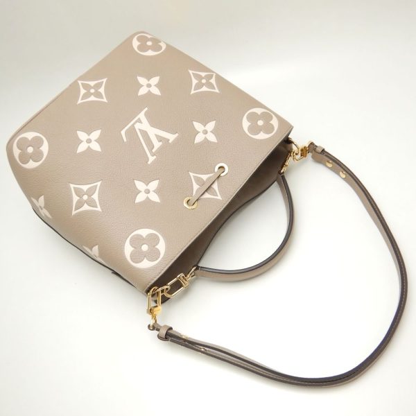 3 Louis Vuitton NeoNoe Shoulder Bag Bicolor Tourtrell Creme