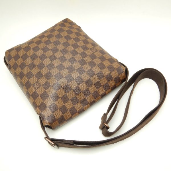 3 Louis Vuitton Damier Brooklyn PM Ebene Diagonal Shoulder Brown