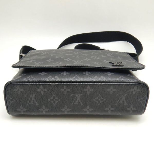 4 Louis Vuitton District PM Shoulder Bag Monogram Eclipse Black