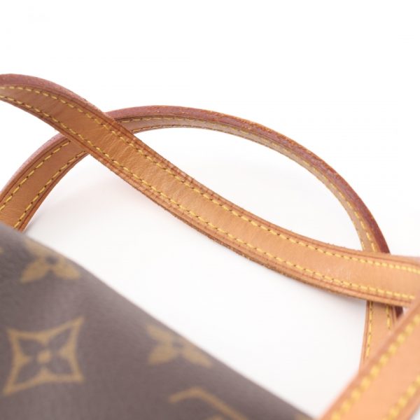 4 Louis Vuitton Papillon 26 Monogram Handbag Brown