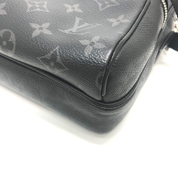 4 Louis Vuitton Taigarama Messenger PM Shoulder Bag Black