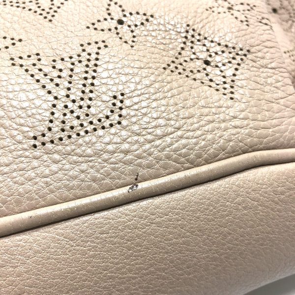 4 Louis Vuitton Mahina XS MM Shoulder Bag Beige