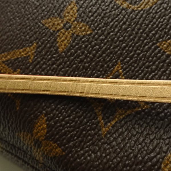 4 Louis Vuitton Monogram Neverfull MM Series Tote Bag