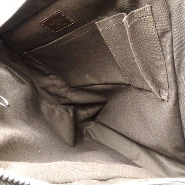 5 Louis Vuitton Taiga Shoulder Bag Grizzly