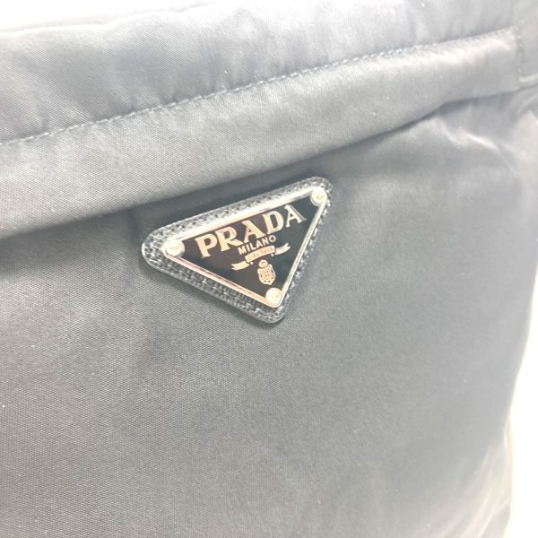 5 Prada Plate Triangle Diagonal Hanging Bag Black