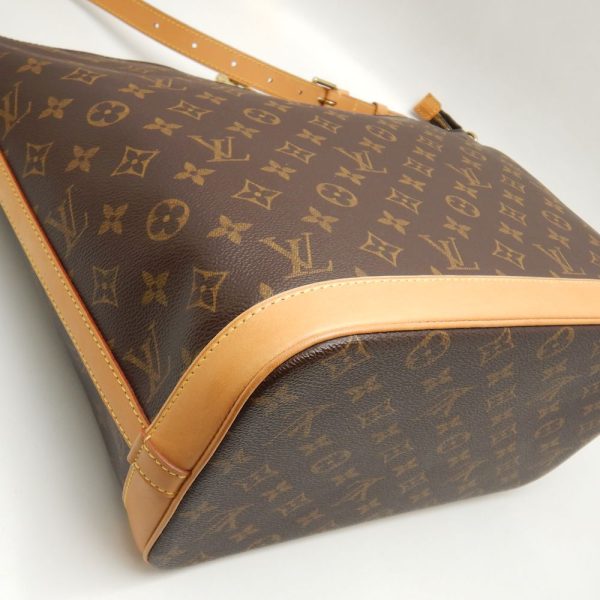 6 Louis Vuitton Monogram Shoulder Bag Brown