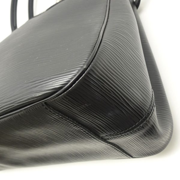 6 Louis Vuitton Epi Passy GM Noir Handbag