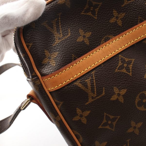 6 Louis Vuitton Danube Monogram Shoulder Bag Leather Brown