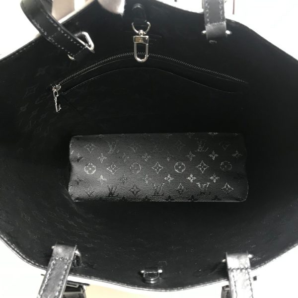 6 Louis Vuitton Tufted Monogram Handbag Tote Bag White Black