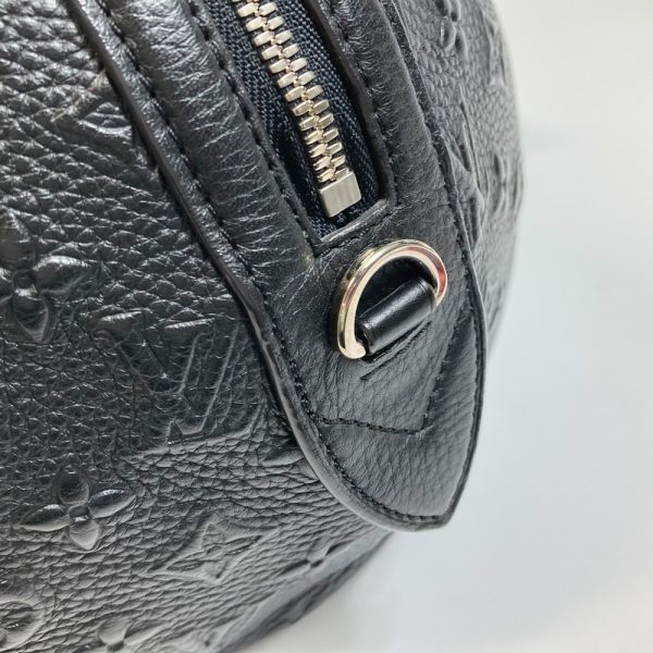 6 Louis Vuitton Monogram Revelation GM Shoulder Bag Noir Black