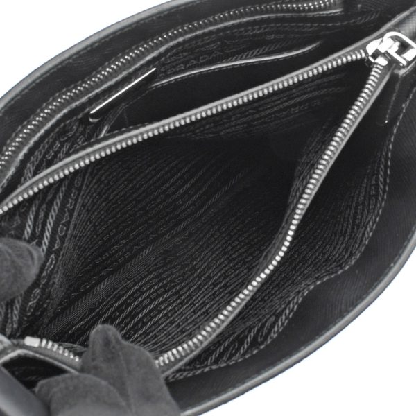 6 Prada Black Hardware Saffiano Shoulder Bag