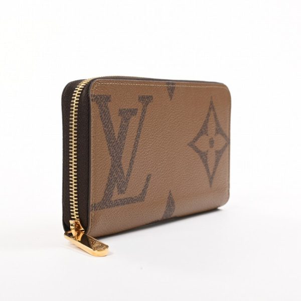 6072679 11 Louis Vuitton Monogram Giant Zippy Long Wallet