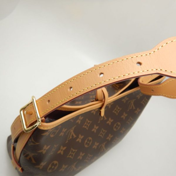 7 Louis Vuitton Monogram Carryall NM PM Shoulder Bag Brown