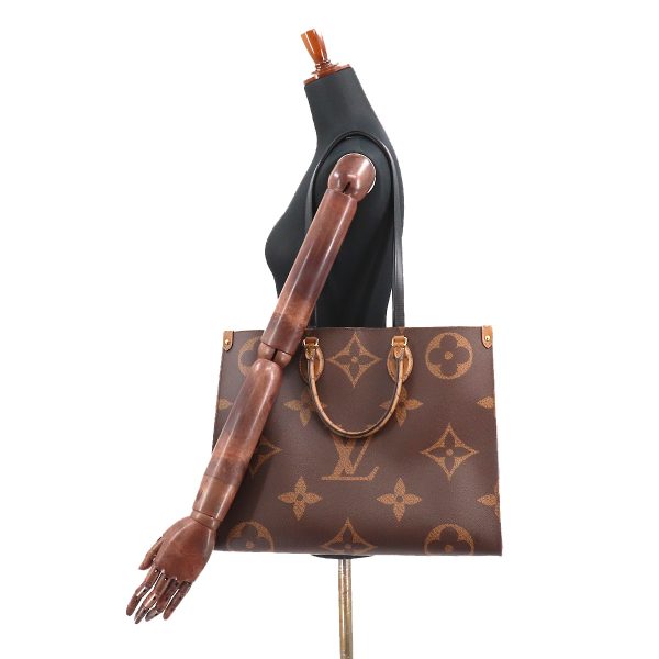 7 Louis Vuitton Giant Monogram Onthego GM Tote Shoulder Bag