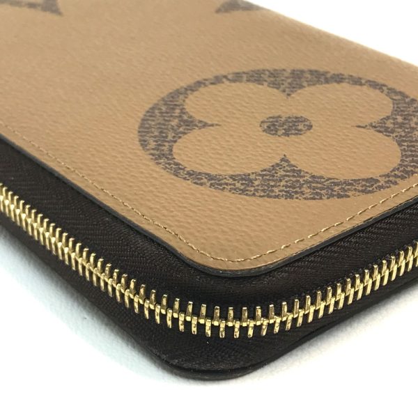 7 Louis Vuitton Monogram Giant Zippy Wallet Brown