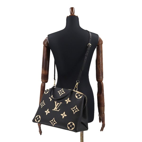 7 Louis Vuitton Bicolor Monogram Emplant Grand Palais MM Hand Shoulder Bag Black