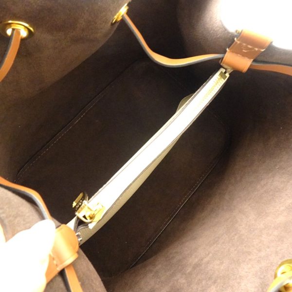 7 Louis Vuitton Emplant Neonoe Shoulder Bag