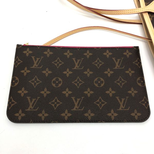 8 Louis Vuitton Monogram Neverfull MM Tote Bag