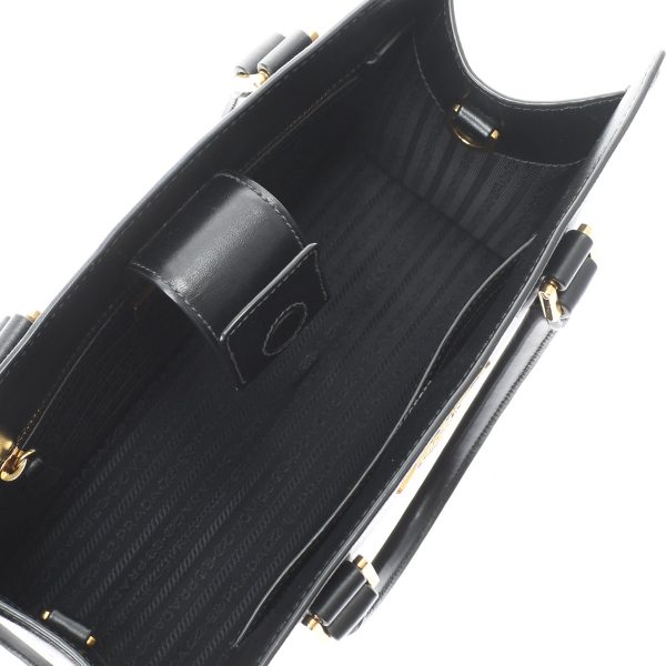 8 Prada Handbag Gold Metal Fittings Saffiano Black